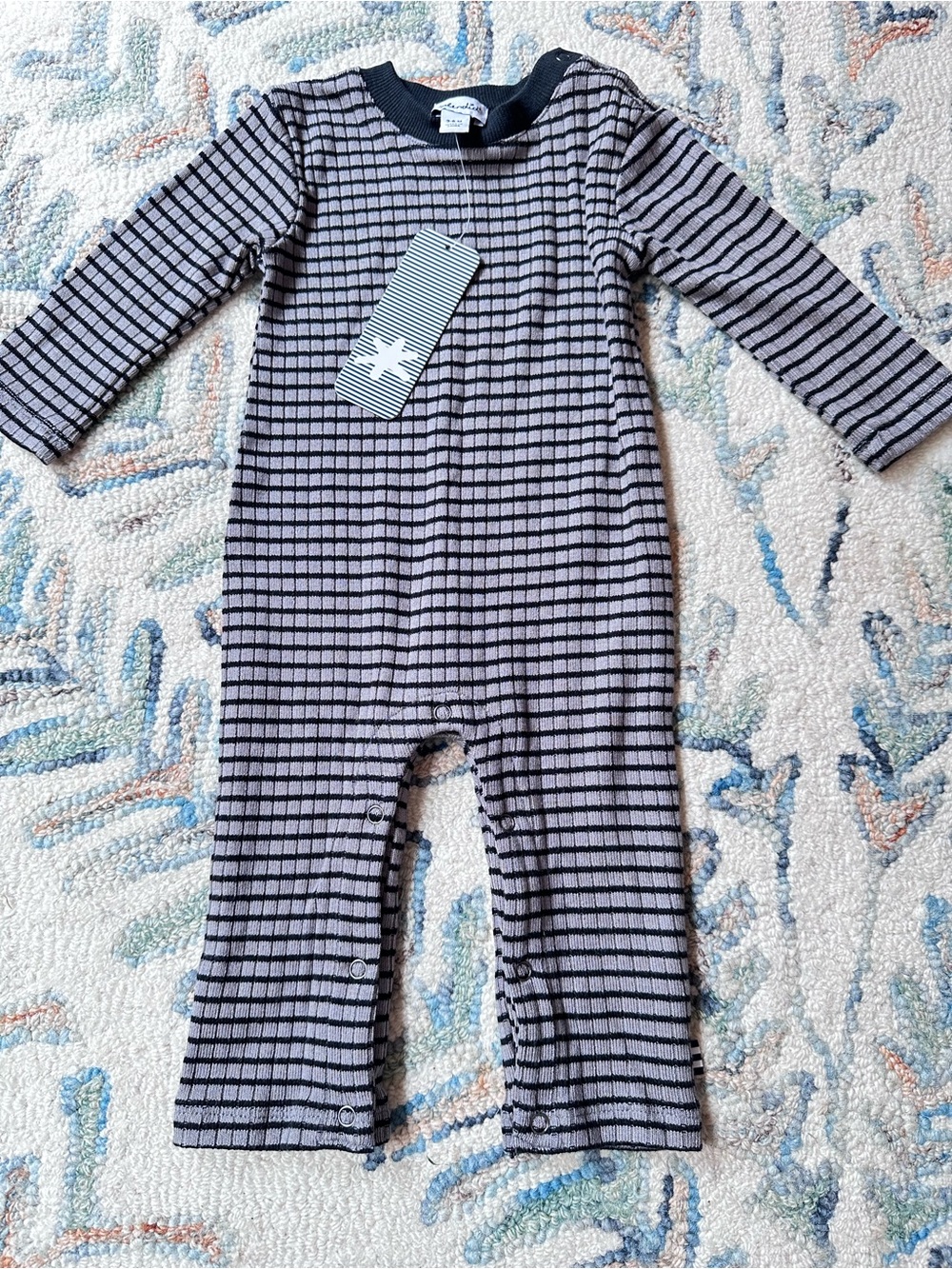 Splendid Baby Romper Onsie NWT size 3-6 months Black Grey Long Sleeve Soft